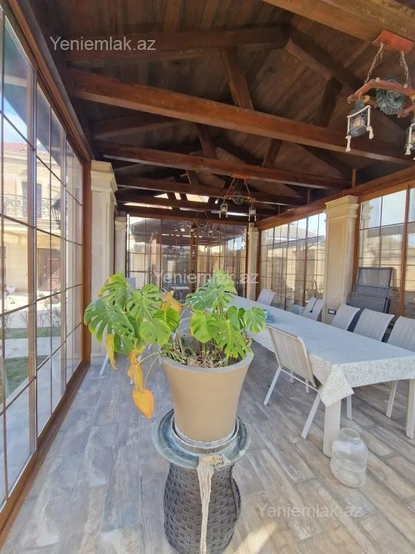 Satılır 6 otaqlı həyət evi 300 m²