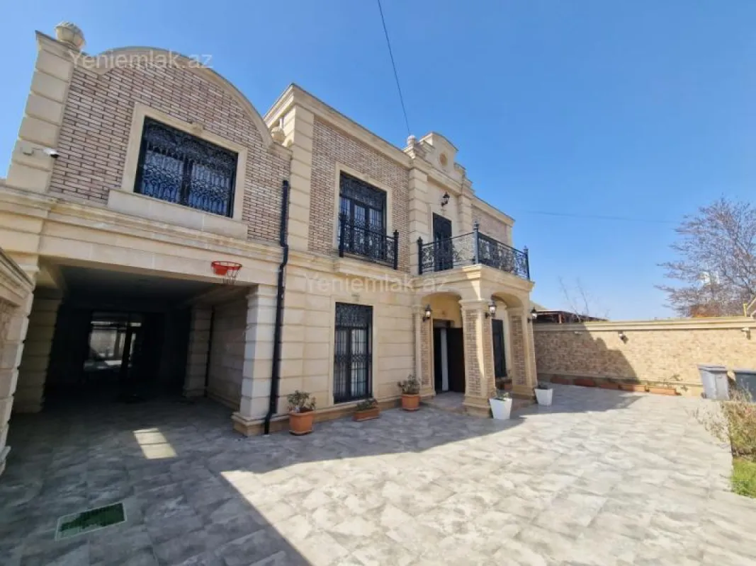 Satılır 6 otaqlı həyət evi 300 m²