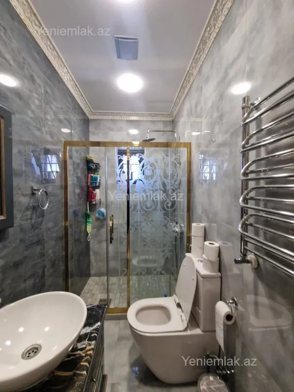 Satılır 6 otaqlı həyət evi 300 m²