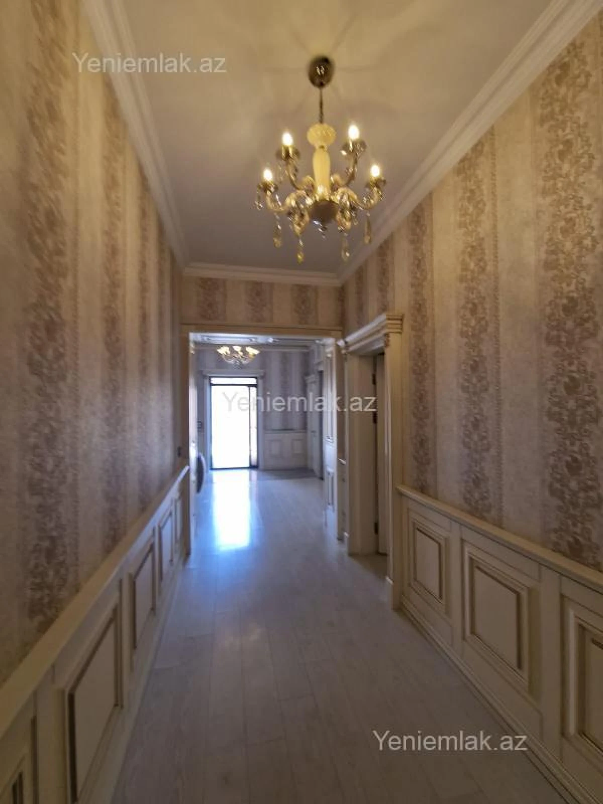 Satılır 6 otaqlı həyət evi 300 m²