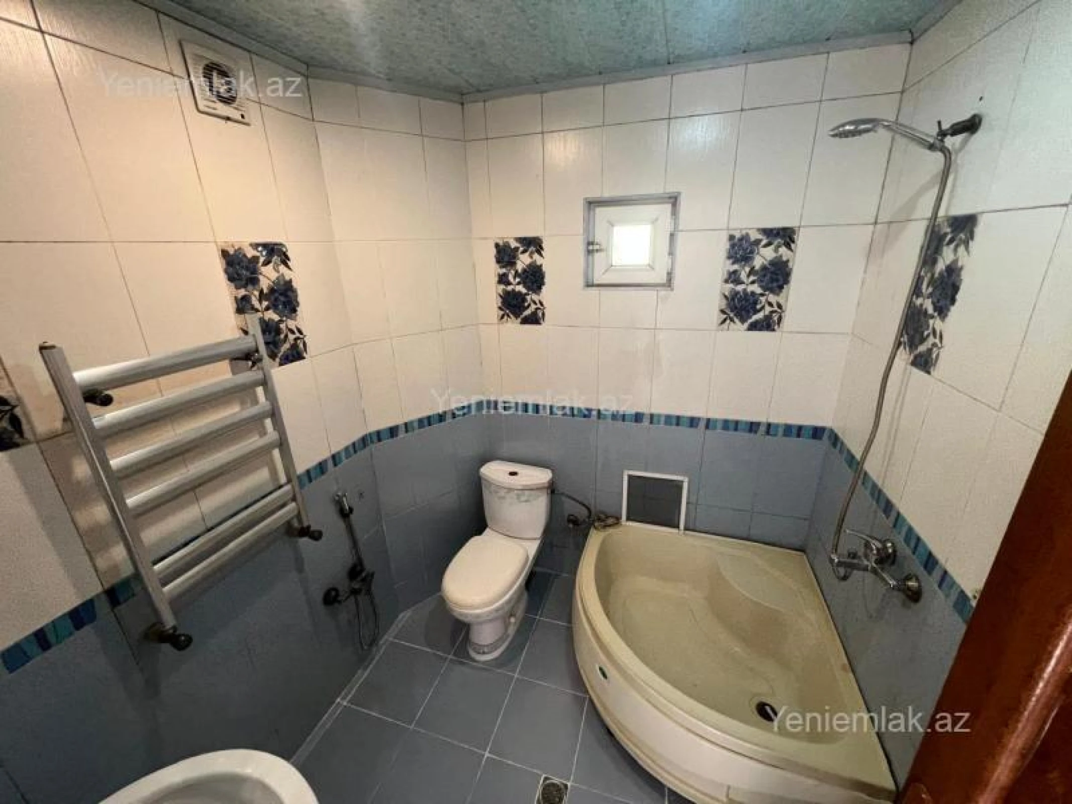 Satılır 4 otaqlı həyət evi 144 m²