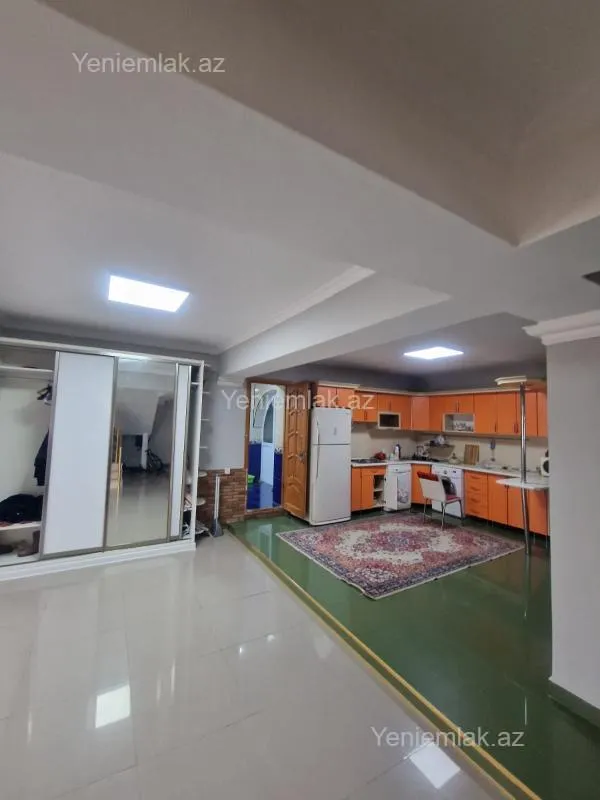 Satılır 6 otaqlı həyət evi 187 m²