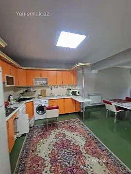 Satılır 6 otaqlı həyət evi 187 m²