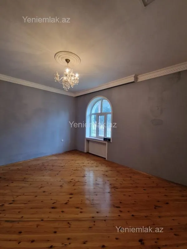 Satılır 6 otaqlı həyət evi 187 m²