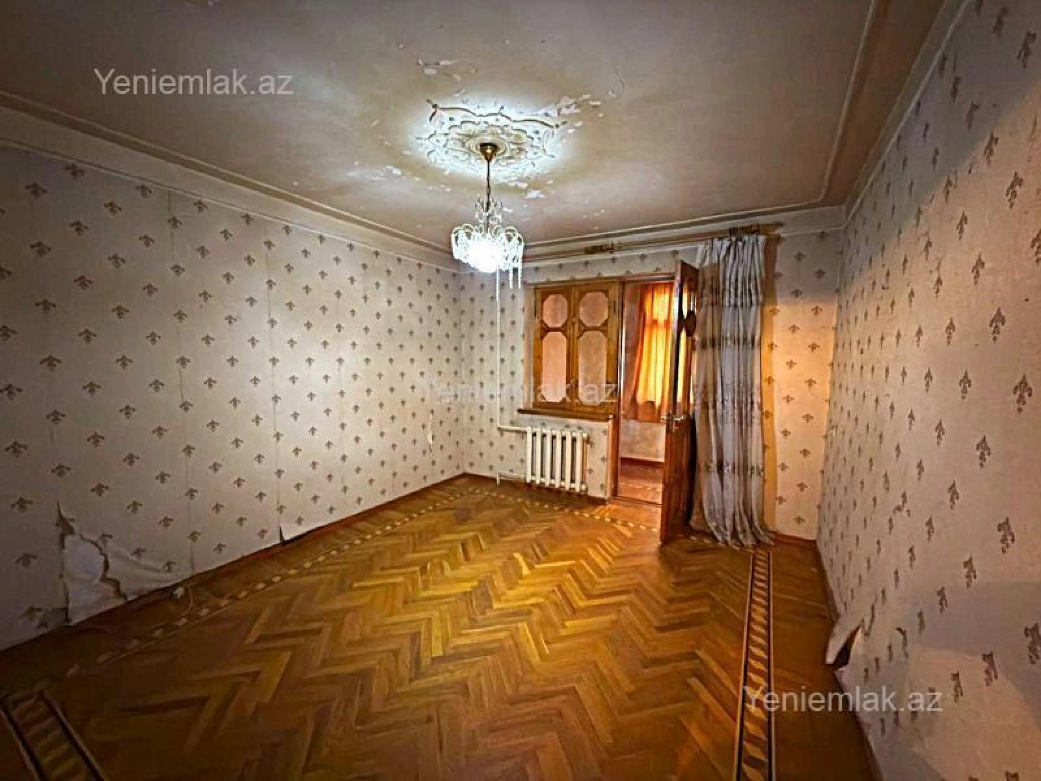 Satılır 4 otaqlı köhnə tikili 100 m²