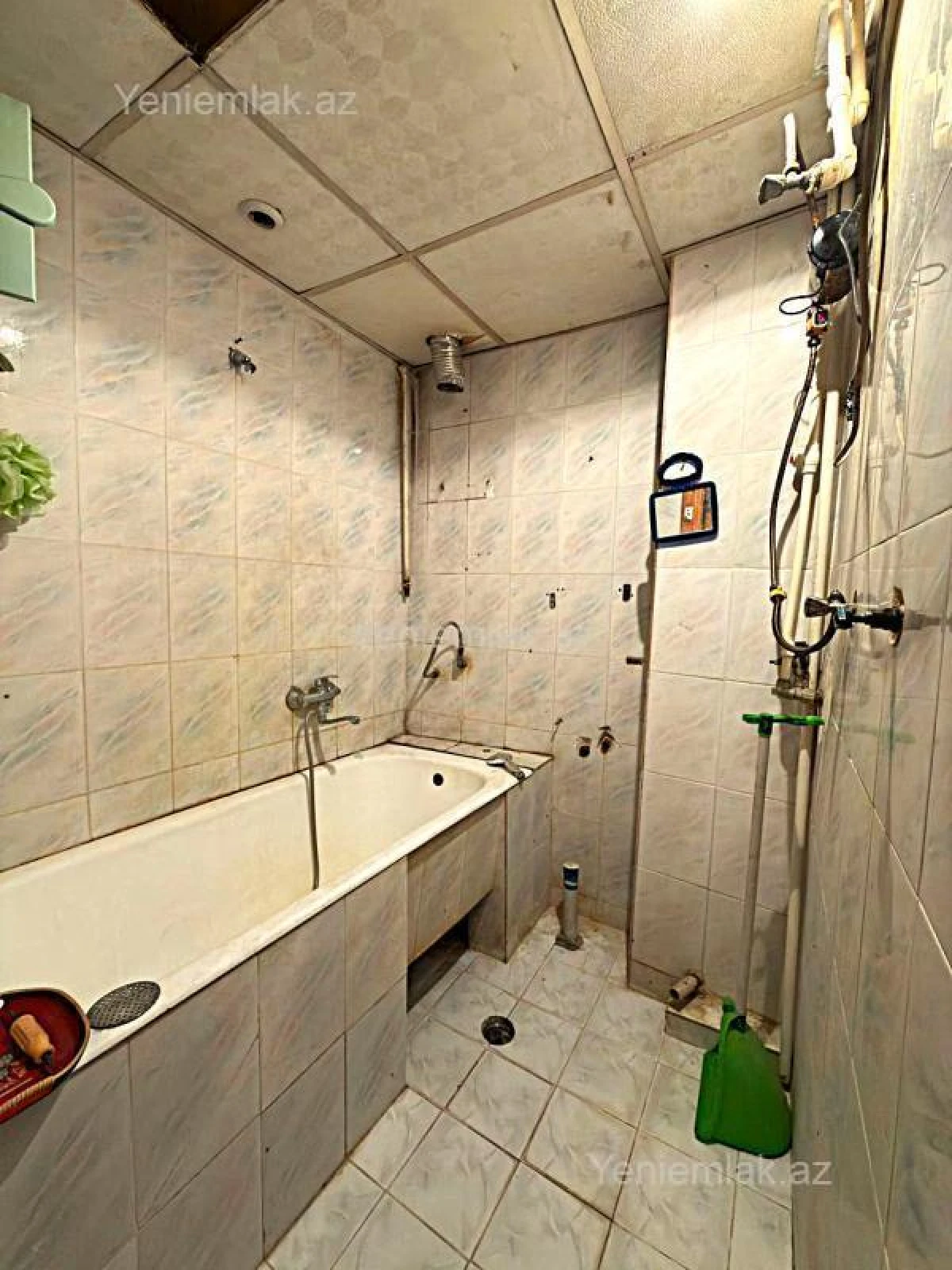 Satılır 4 otaqlı köhnə tikili 100 m²