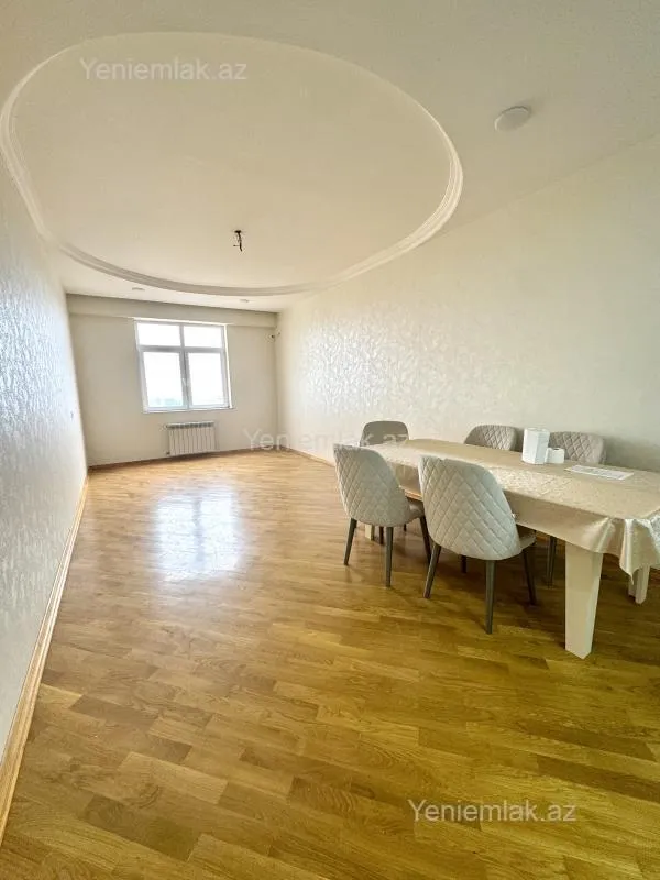 Satılır 3 otaqlı yeni tikili 110 m²
