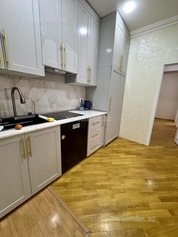 Satılır 3 otaqlı yeni tikili 110 m²