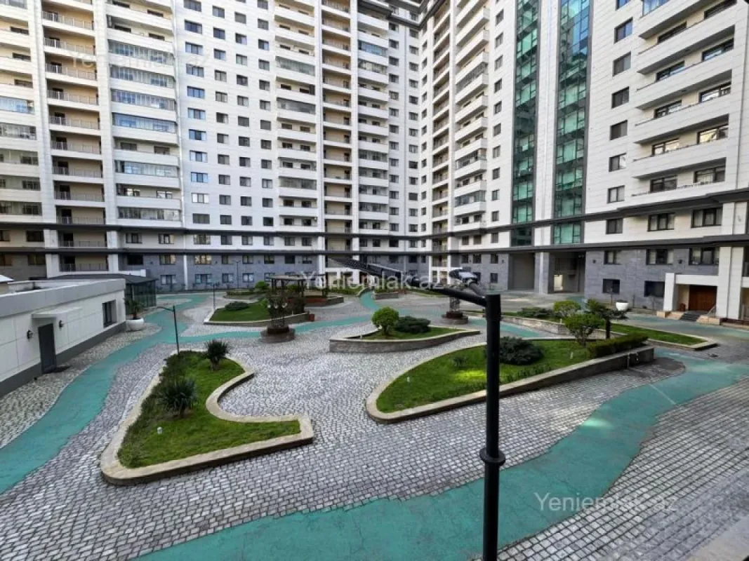 Satılır 3 otaqlı yeni tikili 155 m²