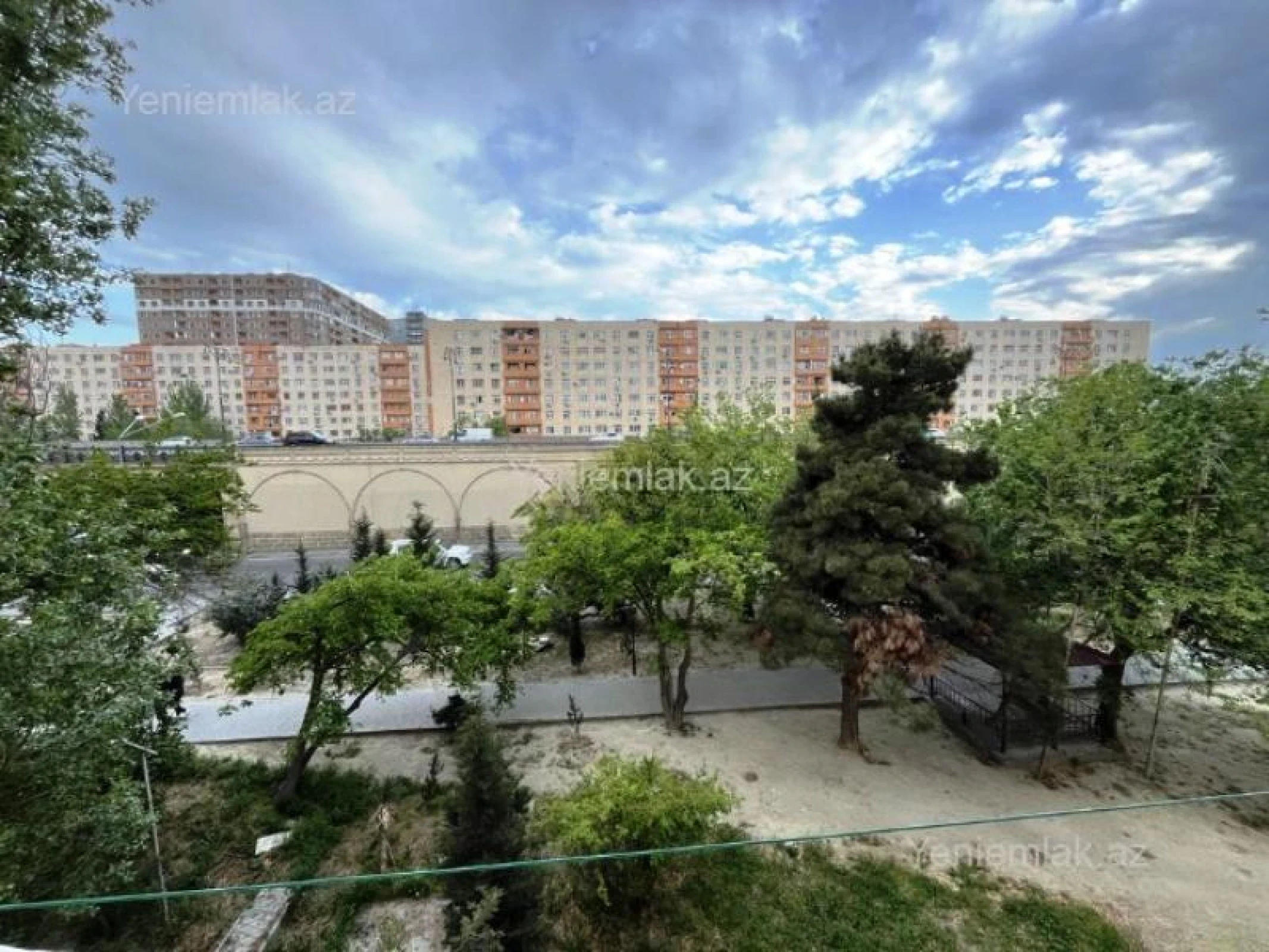 Satılır 3 otaqlı köhnə tikili 75 m²