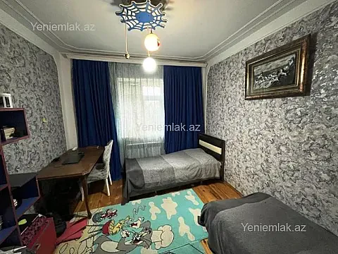 Satılır 3 otaqlı köhnə tikili 75 m²