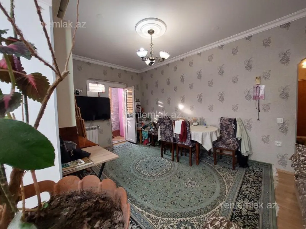 Satılır 2 otaqlı köhnə tikili 50 m²