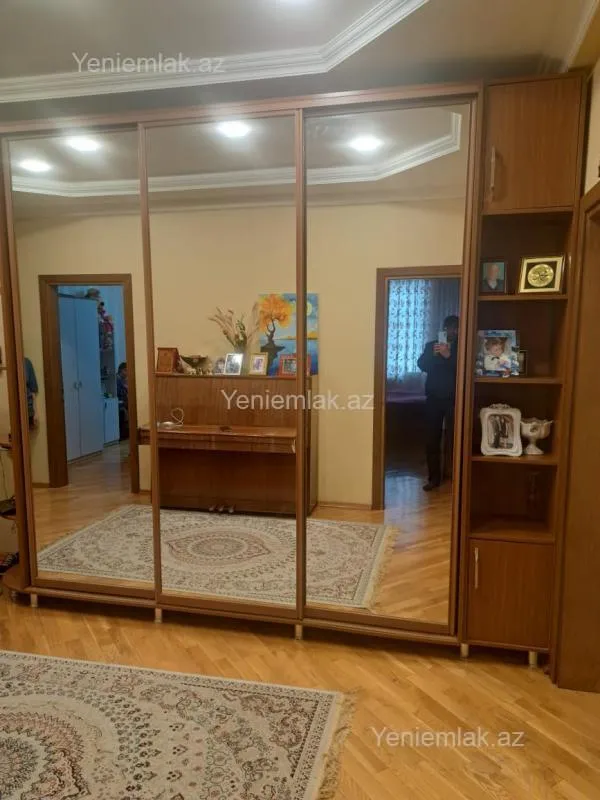 Satılır 2 otaqlı köhnə tikili 65 m²