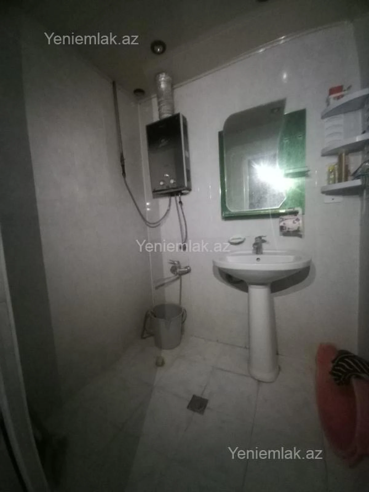 Satılır 2 otaqlı köhnə tikili 55 m²