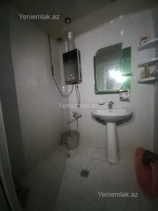 Satılır 2 otaqlı köhnə tikili 55 m²