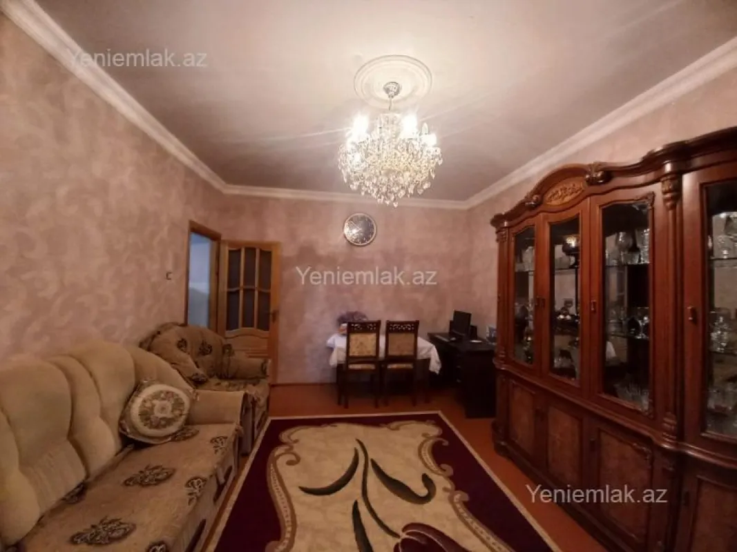 Satılır 2 otaqlı köhnə tikili 55 m²