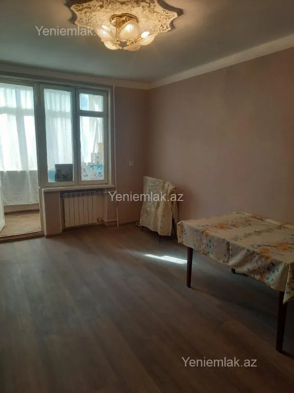 Satılır 2 otaqlı köhnə tikili 45 m²