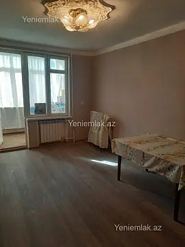 Satılır 2 otaqlı köhnə tikili 45 m²