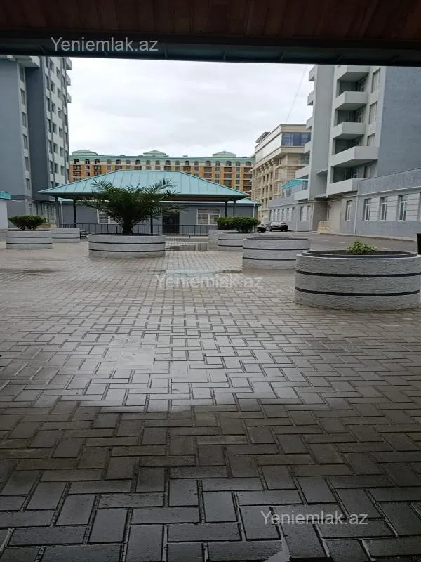 Satılır 2 otaqlı yeni tikili 72 m²