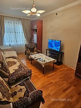 Satılır 3 otaqlı köhnə tikili 75 m²