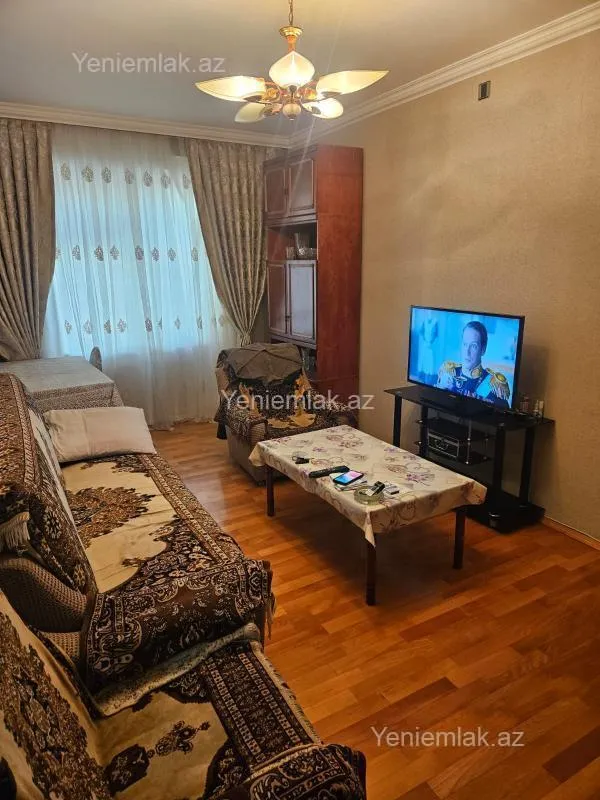 Satılır 3 otaqlı köhnə tikili 75 m²