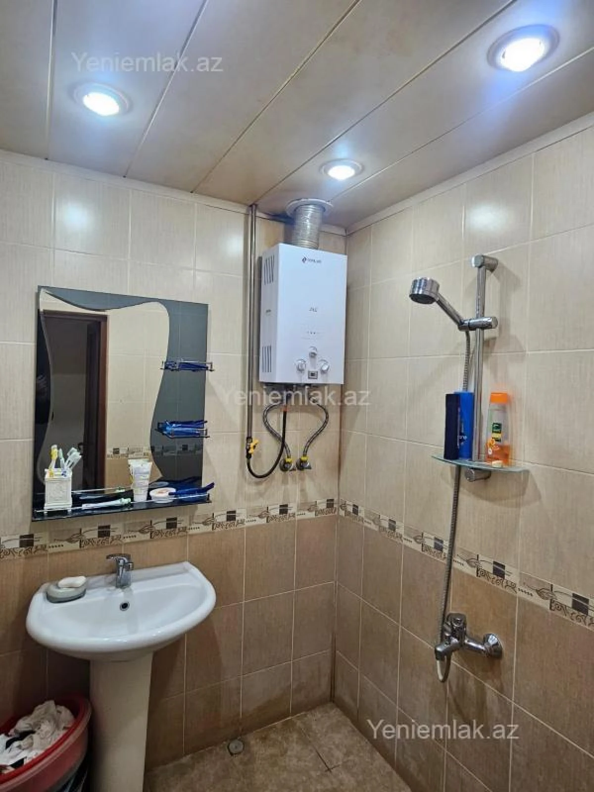Satılır 3 otaqlı köhnə tikili 75 m²
