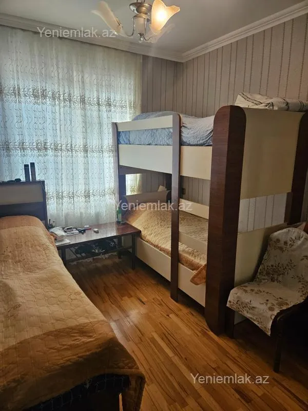 Satılır 3 otaqlı köhnə tikili 75 m²
