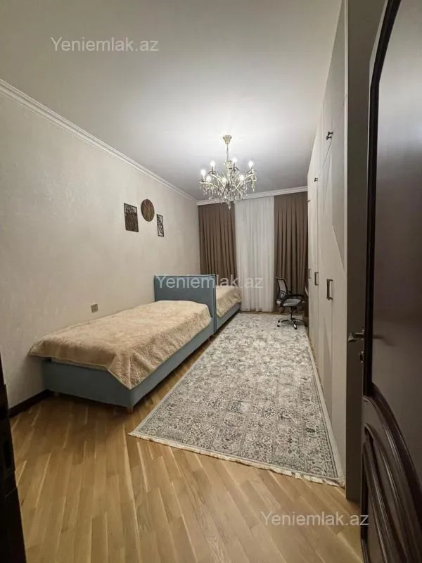Satılır 4 otaqlı yeni tikili 165 m²