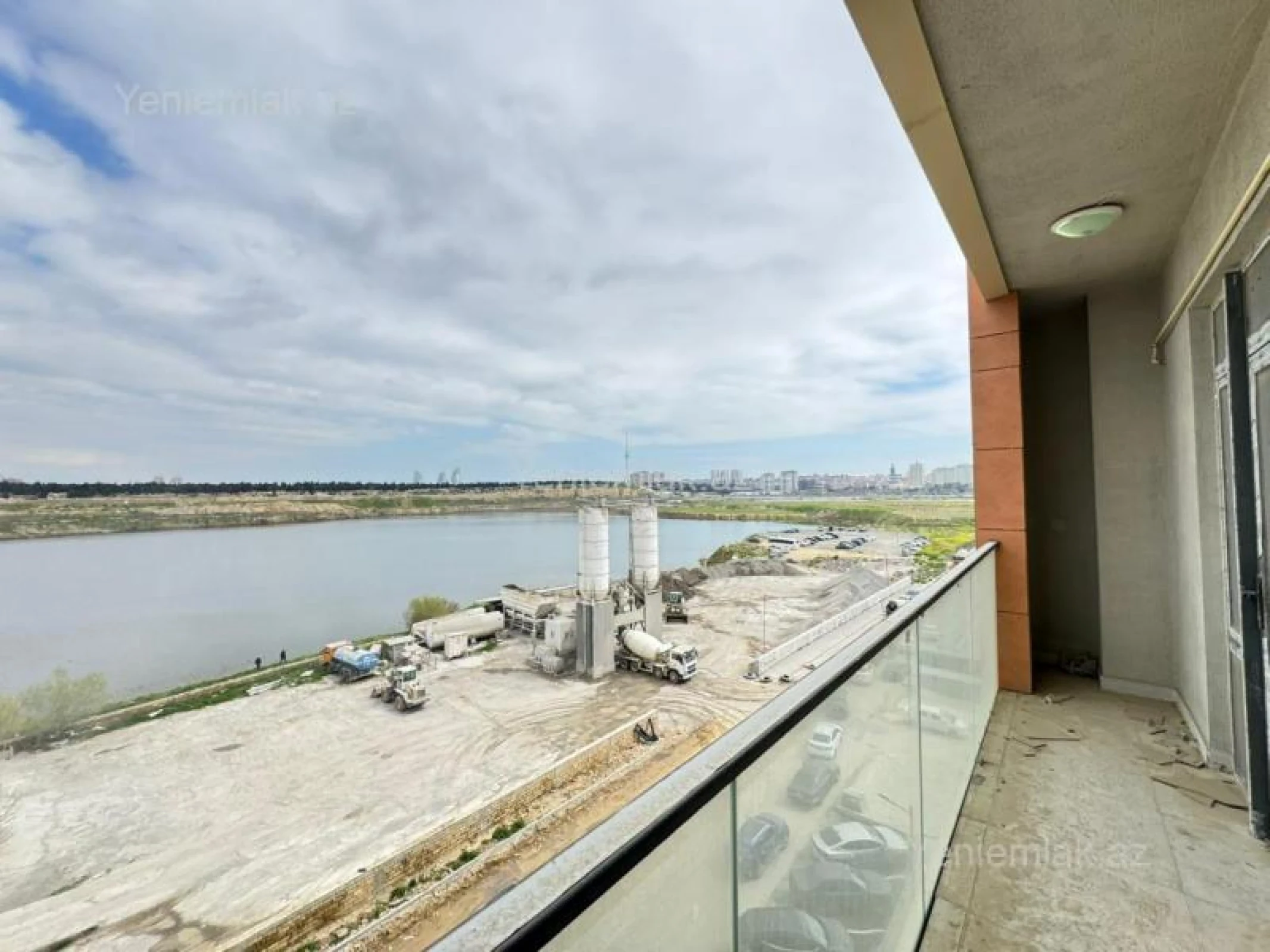 Satılır 3 otaqlı yeni tikili 72 m²
