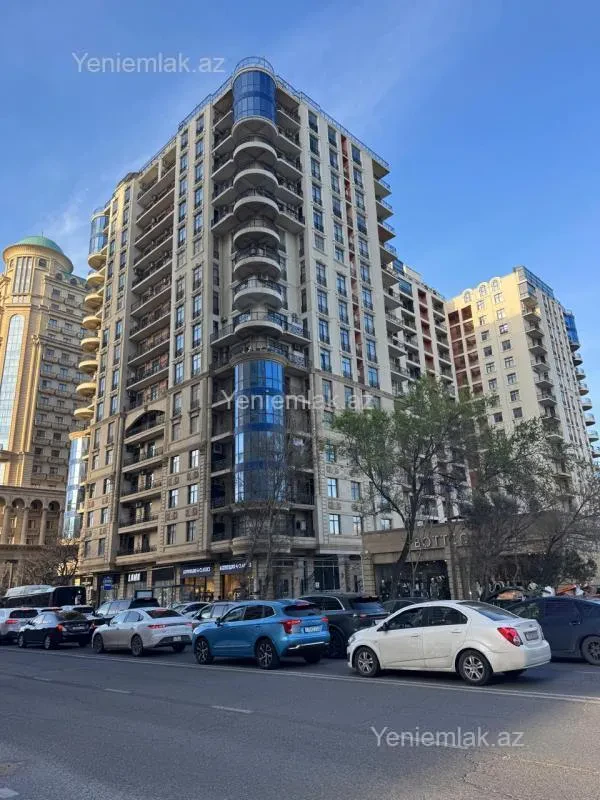 Satılır 3 otaqlı yeni tikili 154 m²
