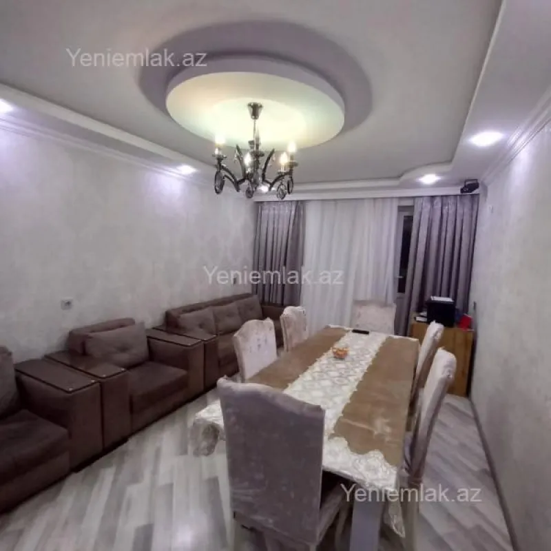 Satılır 4 otaqlı köhnə tikili 120 m²