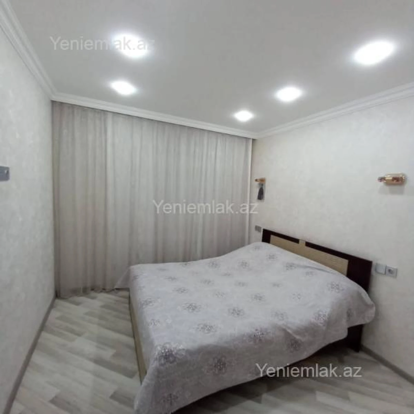 Satılır 4 otaqlı köhnə tikili 120 m²