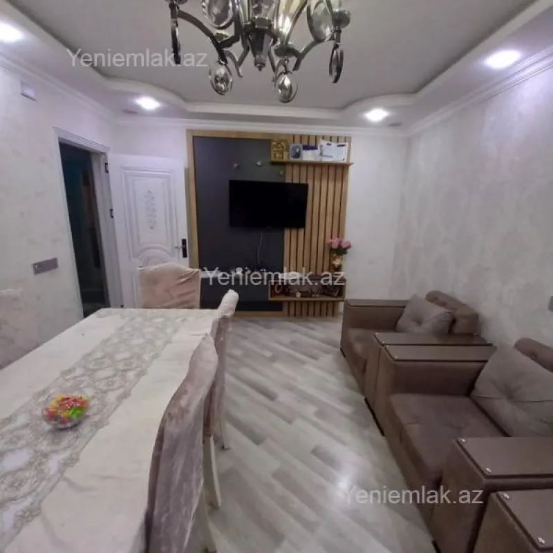 Satılır 4 otaqlı köhnə tikili 120 m²
