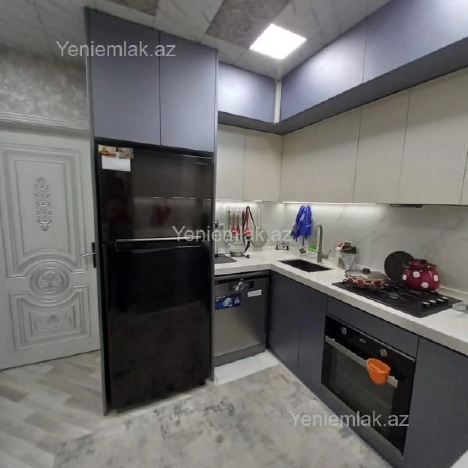 Satılır 4 otaqlı köhnə tikili 120 m²