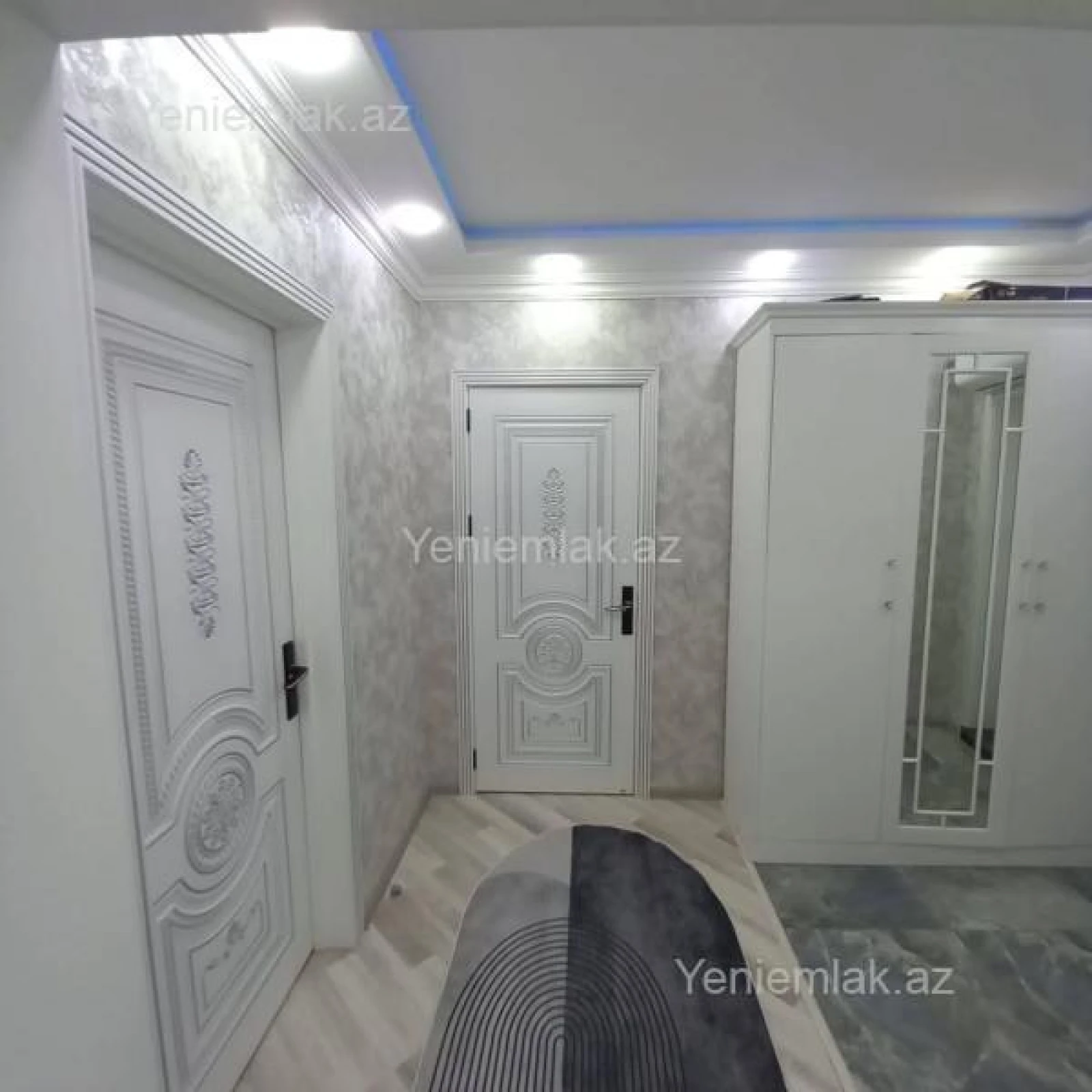 Satılır 4 otaqlı köhnə tikili 120 m²