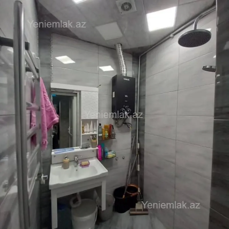 Satılır 4 otaqlı köhnə tikili 120 m²