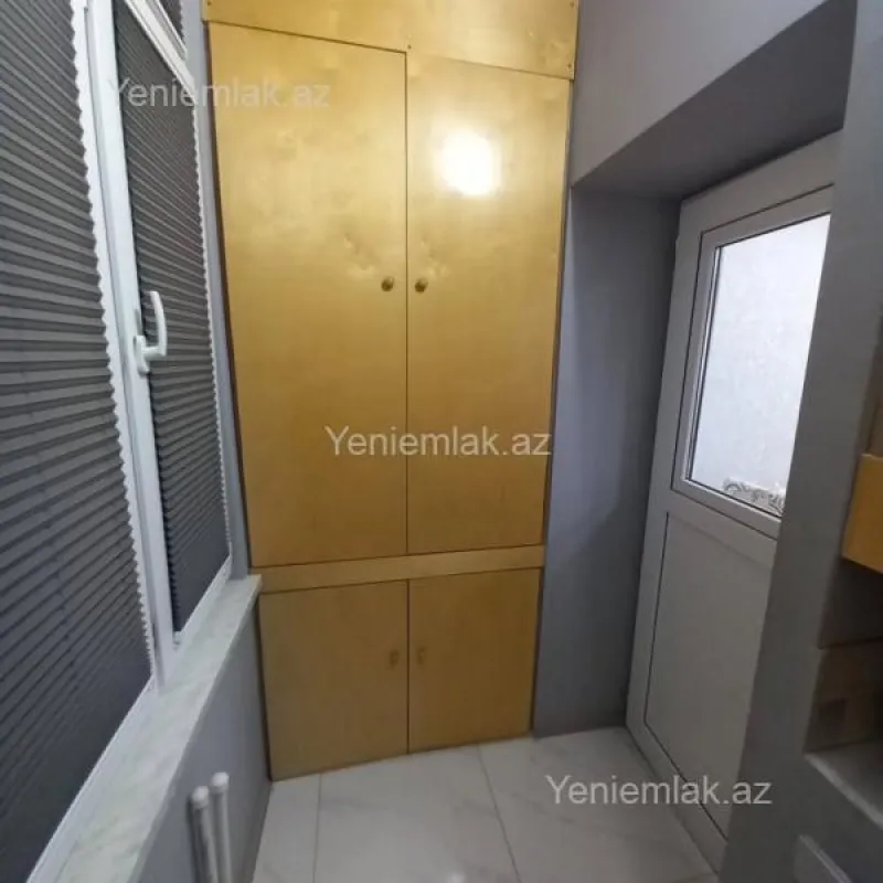 Satılır 4 otaqlı köhnə tikili 120 m²