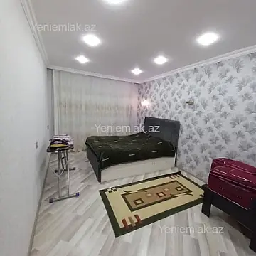 Satılır 4 otaqlı köhnə tikili 120 m²
