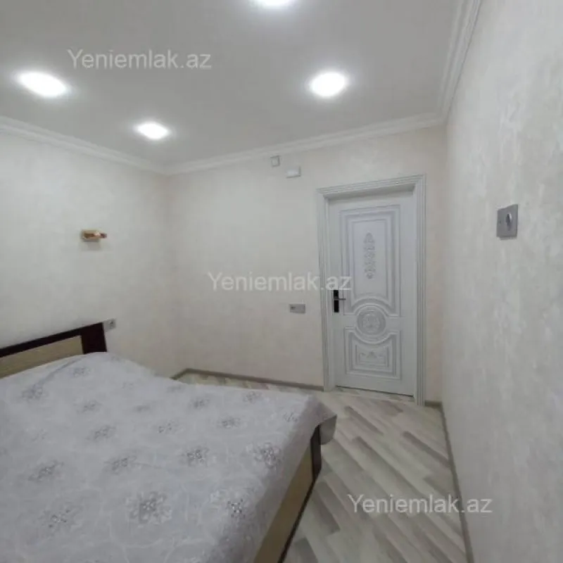 Satılır 4 otaqlı köhnə tikili 120 m²
