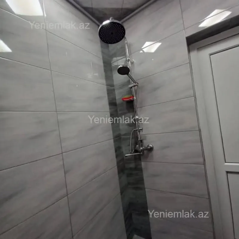 Satılır 4 otaqlı köhnə tikili 120 m²