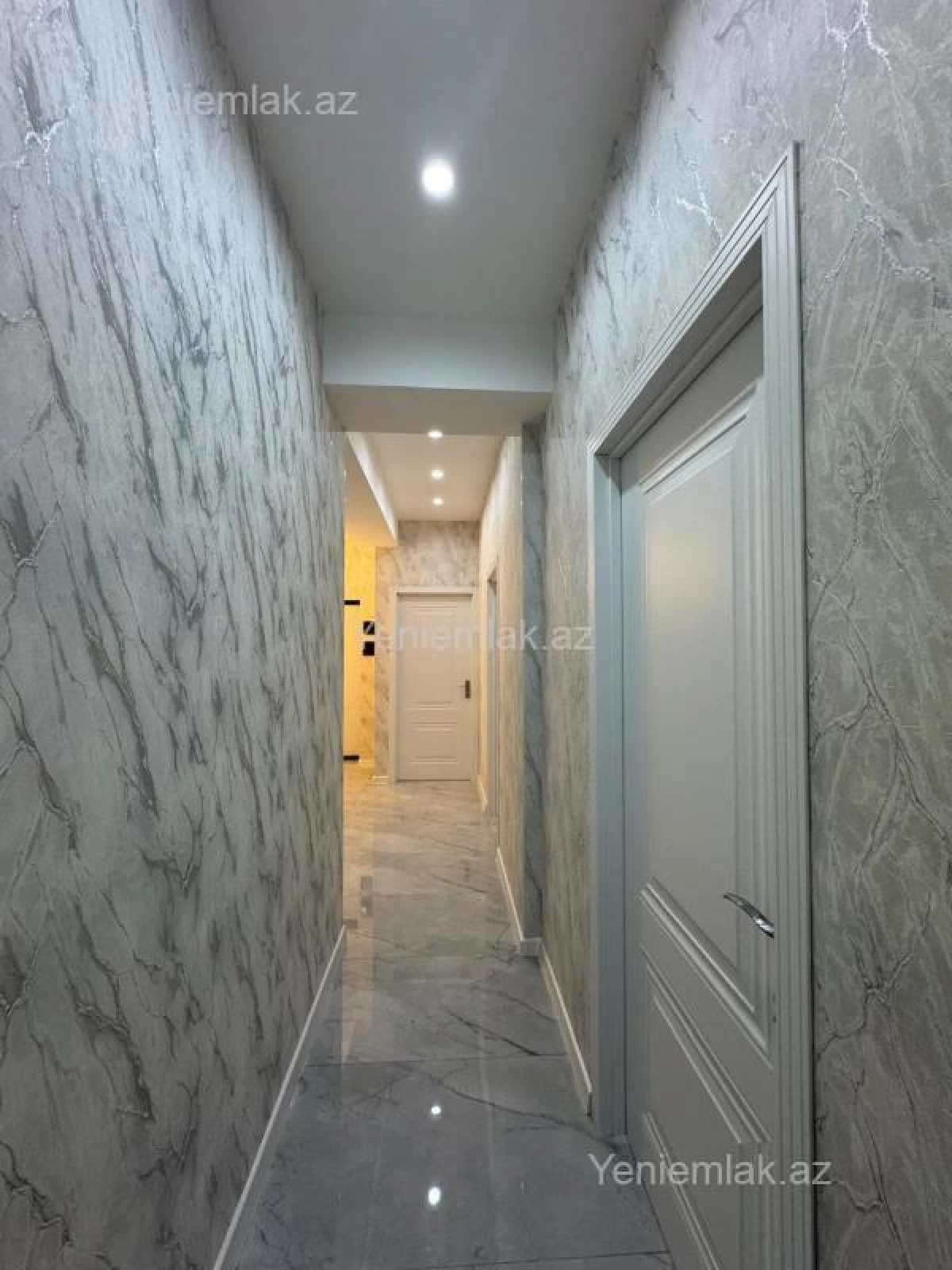 Satılır 3 otaqlı yeni tikili 82 m²