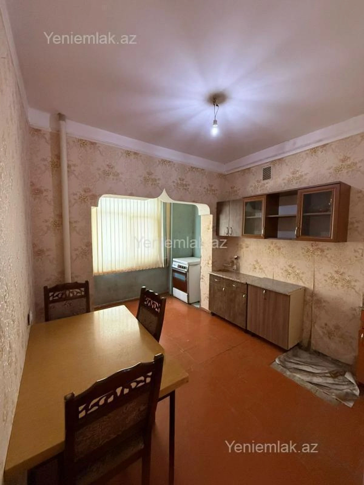 Satılır 1 otaqlı köhnə tikili 45 m²