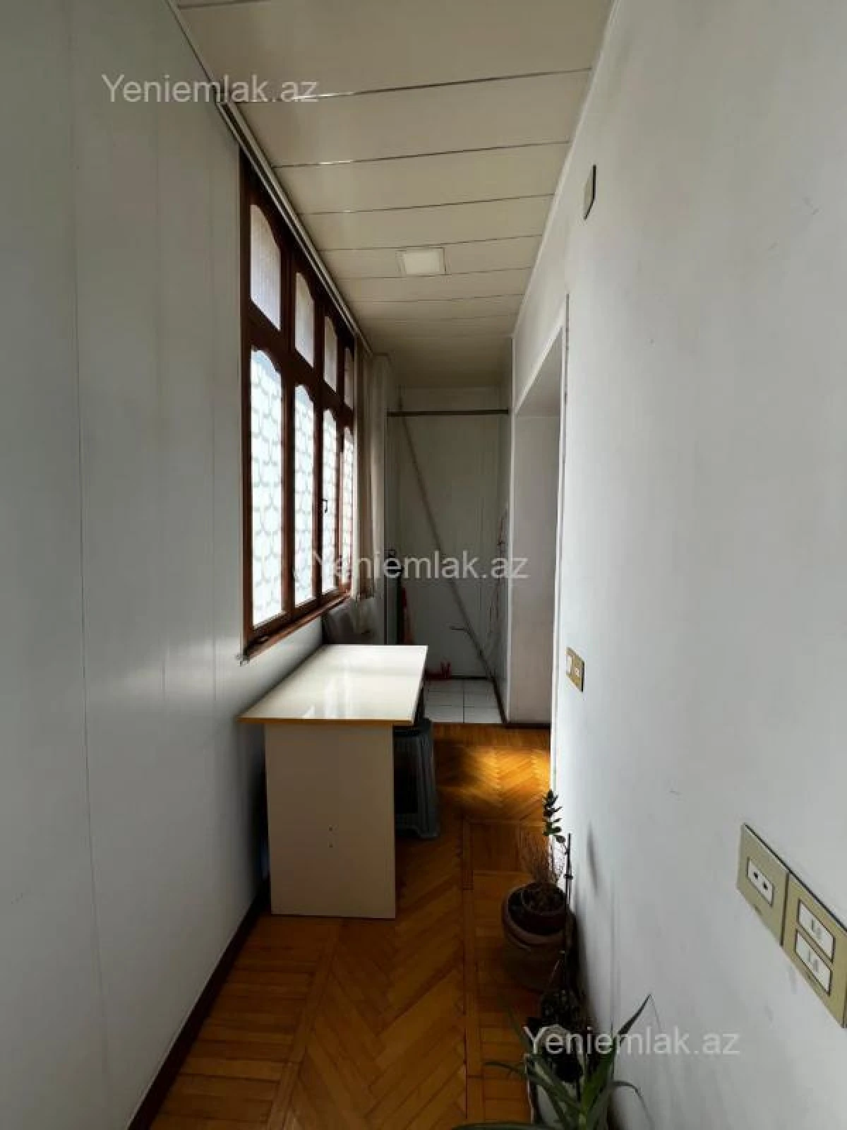 Satılır 5 otaqlı köhnə tikili 130 m²