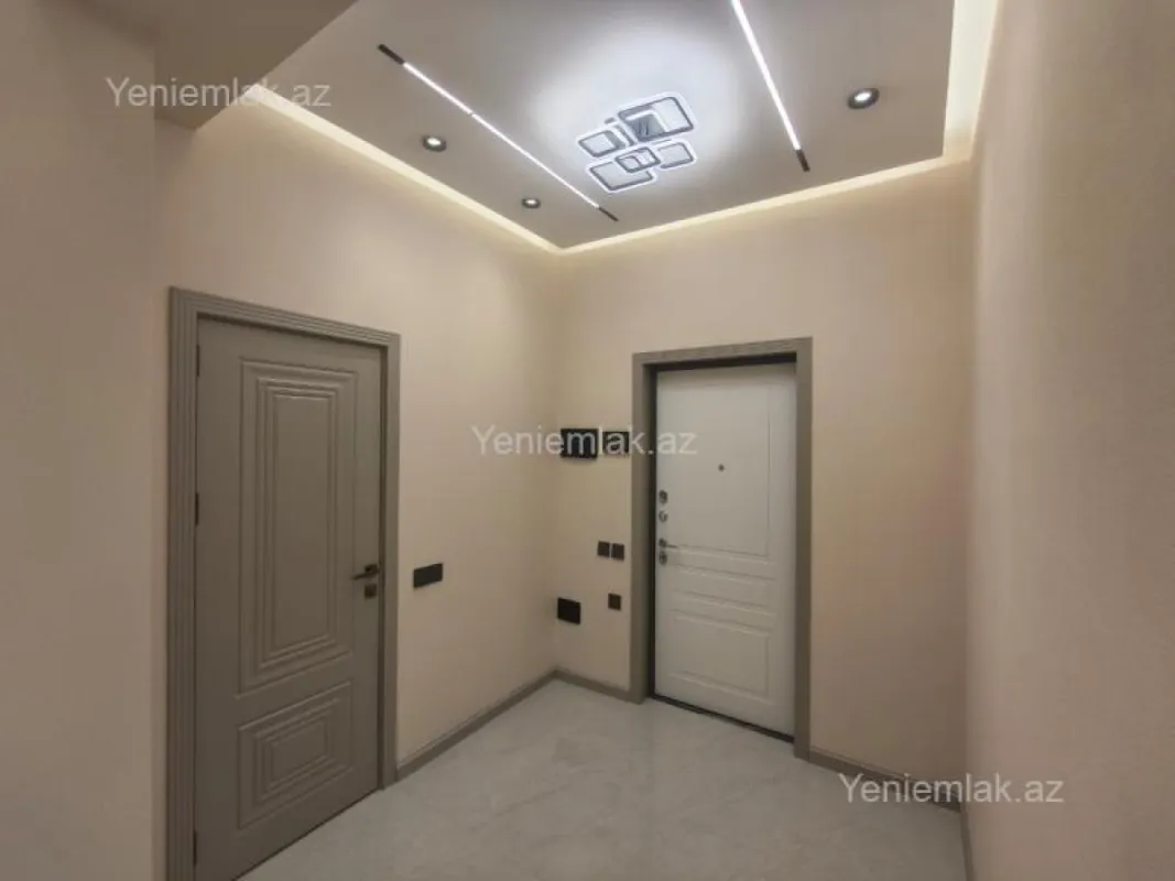 Satılır 2 otaqlı yeni tikili 80 m²