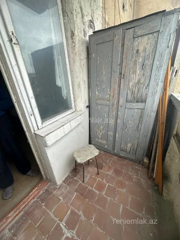 Satılır 3 otaqlı köhnə tikili 80 m²