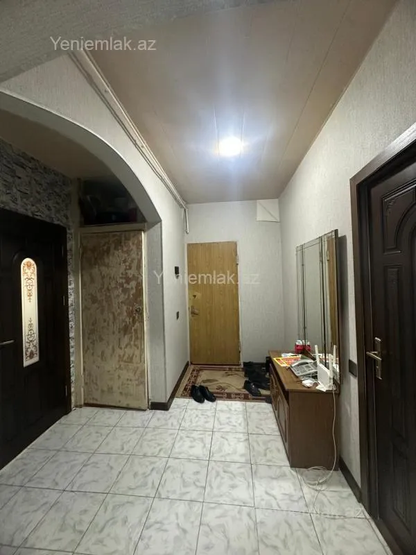 Satılır 3 otaqlı köhnə tikili 80 m²