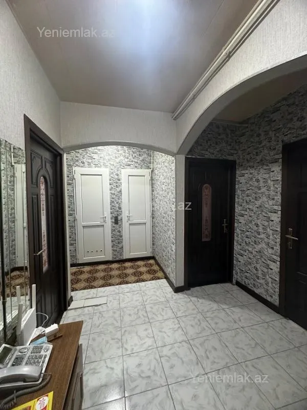 Satılır 3 otaqlı köhnə tikili 80 m²