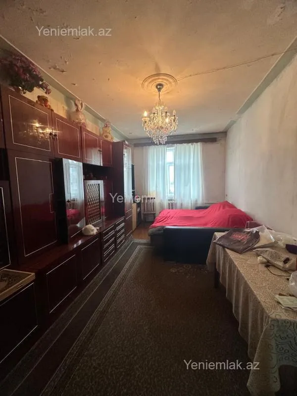 Satılır 3 otaqlı köhnə tikili 80 m²
