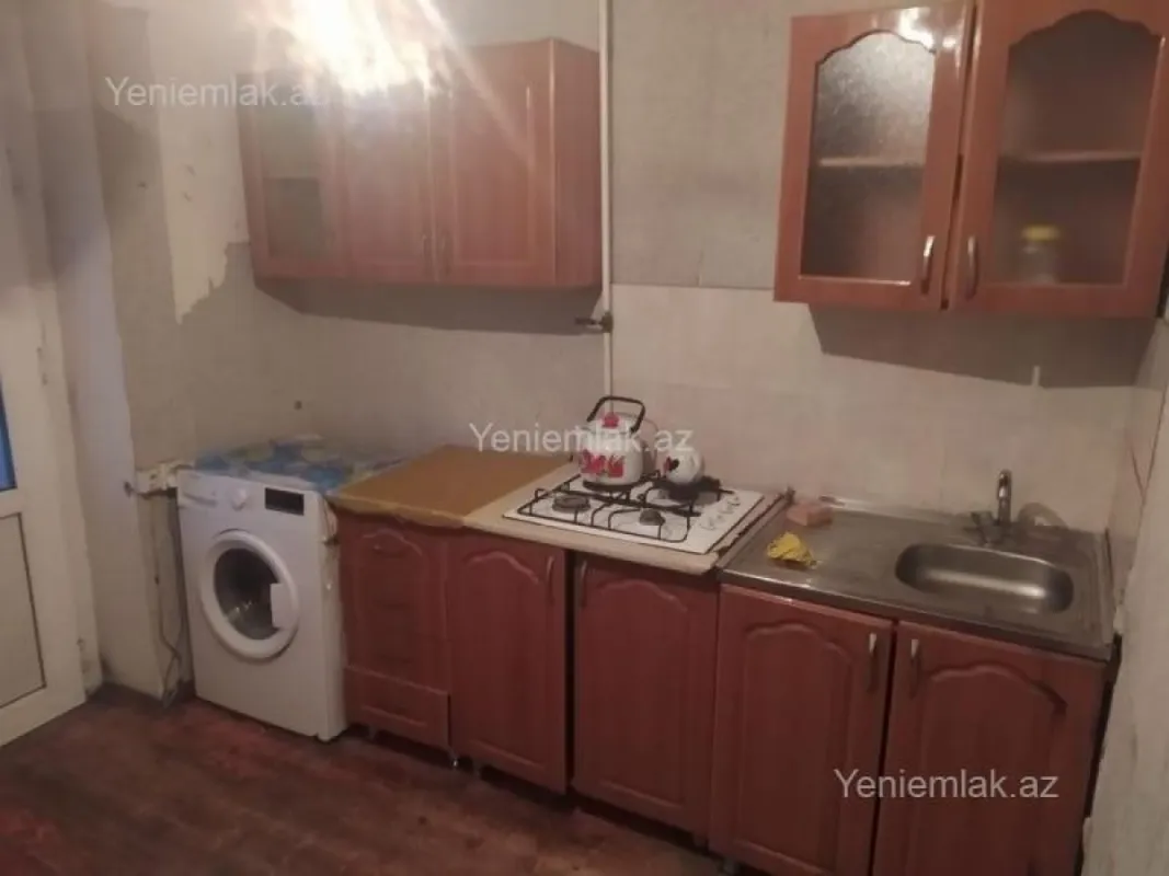 Satılır 3 otaqlı köhnə tikili 80 m²