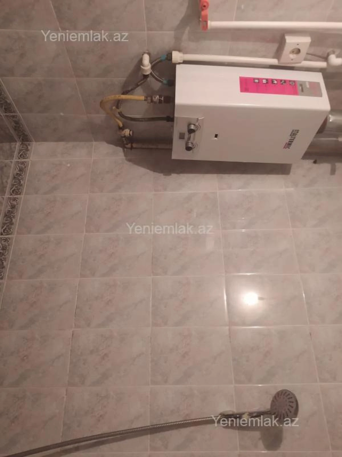 Satılır 3 otaqlı köhnə tikili 80 m²